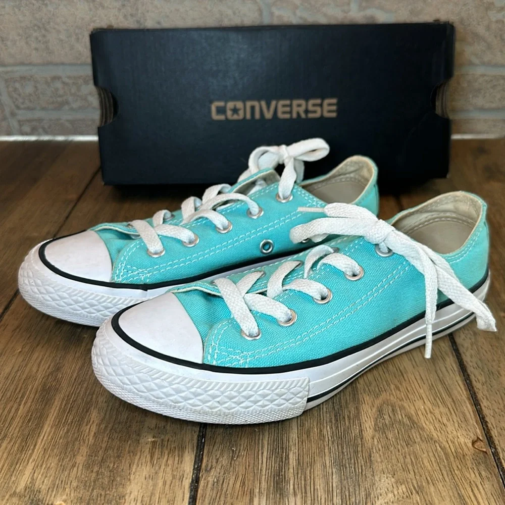 Converse Light Aqua Chuck Taylor All Star Junior's Ox Lace Up Low Top / Sz 13Y